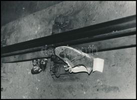 1991 Budapest, halálos baleset helyszíni fotói a Kálvin téri metró állomáson, 5 db vintage fénykép, ...