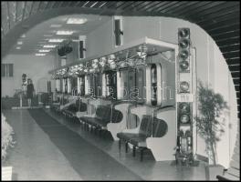 cca 1970 Budapest, A metró oktató kabinetje, vintage fotó, 18x24 cm