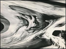 cca 1972 Loska György: Születés, feliratozott vintage fotóművészeti alkotás, 18x24 cm