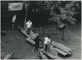 cca 1975 Keveházi János pecséttel jelzett vintage fotóművészeti alkotása, 17x23 cm