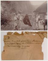 1911 Jenovai torontáli földbirtokos által elejtett medve a Retyezát hegységben, korabeli vintage fotó modern műtárgy másolata, 2 db fotó, 11x18 cm