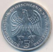 NSZK 1970F 5M Ag "Beethoven" T:1-,2
FRG 1970F 5 Mark Ag "Betthoven" C:AU,XF