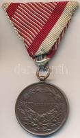 1917. "Bronz Vitézségi Érem IV. Károly / Fortitudini" Br kitüntetés mellszalaggal. Szign: ...