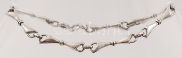 Ezüst karlánc, Ag., nettó: 6,6gr., jelzett,  18cm / Silver bracelet, Ag, net. 6,6gr, marked, 18cm