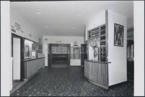 1973 Budapest, a KULTÚRA mozi kívül-belül, 6 db korabeli 6x7-es professzionális negatívról készült m...