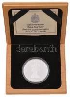 Kanada 1989. 5$ Ag "II. Erzsébet / Juharlevél" eredeti tokban, tanúsítvánnyal  (1oz/0.999)...