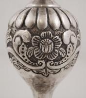 Ezüst (Ag.) antik gyertyatartó, vésett, trébelt díszítéssel, apró horpadással, talapzat átfúrva, jel...