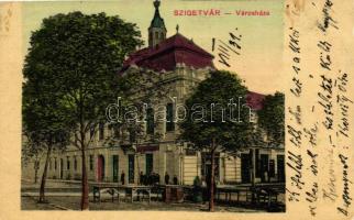 Szigetvár, Városháza, árusok asztalai (EK)