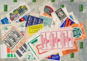 Néhány tucat zömében magyar ragjegy, levélzáró és egyéb propaganda bélyeg tasakban ömlesztve