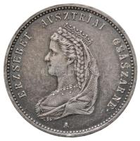 Osztrák-Magyar Monarchia / Bécs 1867A Koronázási zseton Erzsébet királyné budai koronázására Ag (5.49g/23,5mm) T:2 ph.  Austro-Hungarian Monarchy / Vienna 1867A Empress Elizabeth Crowned as Hungarian Queen in Buda, Silver Jeton "ERZSÉBET AUSZTRIAI CSÁSZÁRNÉ A / BOLDOGÍTÓ CSILLAGZAT ÖRÖMÁRJAI KÖZT - MAGYAR KIRÁLYNÉVÁ/ KORONÁZTATOTT/ BVDÁN/ MDCCCLXVII" (5.49g/23,5mm) C:XF edge error  HTÉ.: 917.