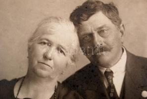 cca 1910 Ady Endre szüleit ábrázoló fotólap / Photo of Endre Ady's parents