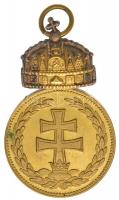 1922. "Magyar Koronás Bronzérem" aranyozott bronz kitüntetés mellszalag nélkül, tokban T:2 Hungary 1922. "Hungarian Bronze Medal with the Holy Crown" gilt bronze decoration without ribbon, in case C:XF NMK 412.