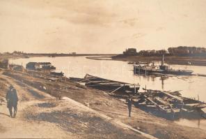 cca 1891 A Lukács Béla MÁV gőzös valahol a Tiszán / Steamer Lukacs Bela. 18x14 cm