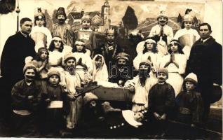 20 db RÉGI képeslap, városképes és motívumlapok is vegyesen, több rendkívül érdekes lappal, mint a m...