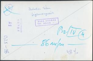 Vida András: Jégkorongozók a Balatonon, pecséttel jelzett, feliratozott fotó, 12x18 cm