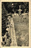 Budapest III. Csillaghegy, Árpád Strandfürdő, fürdőzők (kis szakadás / small tear)