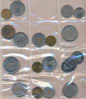 200db-os hobbi fémpénz gyűjtemény albumba rendezve T:vegyes
200pcs of diff. coins, hobby collection...