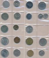 200db-os hobbi fémpénz gyűjtemény albumba rendezve T:vegyes
200pcs of diff. coins, hobby collection...