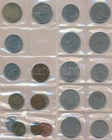 200db-os hobbi fémpénz gyűjtemény albumba rendezve T:vegyes
200pcs of diff. coins, hobby collection...