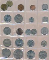 200db-os hobbi fémpénz gyűjtemény albumba rendezve T:vegyes
200pcs of diff. coins, hobby collection...