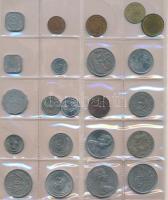 200db-os hobbi fémpénz gyűjtemény albumba rendezve T:vegyes
200pcs of diff. coins, hobby collection...