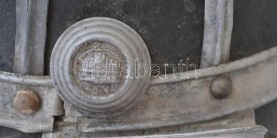 cca 1930 Zrinyi lovasrendőr sisak, hozzávaló címerrel, jó állapotban, bőr-fém, 28×22 cm, m:28 cm / O...