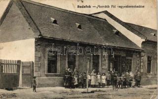 Budapest XXII. Budafok, Horváth Pál vegyeskereskedése, csoportkép (tűnyom / pinhole)