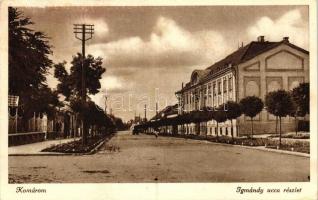 Komárom, Komárno; Igmándi utca / street (kis felületi sérülés / minor surface damage)