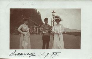 1909 Badacsony, Úri társaság a parton, photo (EK)