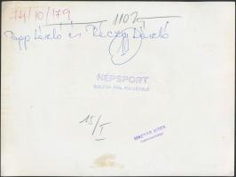 cca 1974 Papp László és Réczey László edzés közben. Geleta Pál felvétele Sajtófotó, hátoldalán pecsé...