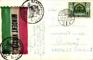 1940 Szatmárnémeti, Satu Mare; Katolikus székesegyház, autóbuszok, teherautók, a hátoldalon ráragasz...