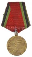 1978. "60 éves a Szovjet Fegyveres Erők" sárgaréz kitüntetés mellszalagon (32mm) T:2 1978. "60 Years of the Armed Forces of the USSR" brass medal with ribbon (32mm) C:XF