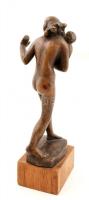 Dabóczi Mihály (1905-1980): Menekülő anya a gyermekével. Bronz, jelzett, fa talapzaton, m:16 cm