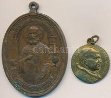 2db külföldi vallásos medál, mindkettő füllel, 1905. "Szent Péter" + 1933. "XI. Piusz" T:2- 2pcs of religious medals, both with ears, 1905. "Saint Peter" + 1933. "Pius XI" C:VF