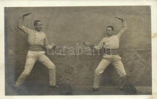 Fencing, 'En garde' stance