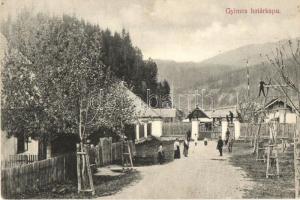 Gyimes, Ghimes; Határkapu, kiadja Szvoboda József / gate