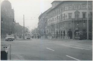 Budapest, Üllői út villamossal, Linzbauer Tamás felvétele, pecséttel jelzett fotó, 9x14 cm