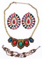 Doboznyi divatos ékszer és óra(2 db): gyűrűk, karkötők, láncok, függők, közte egy fülbevaló-nyaklánc...