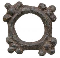 Kelták Kr. e. ~III-II. század Gyűrűpénz Br (2,83g) T:2-,3
Celtic Tribes ~3rd-2nd century BC Br ring...