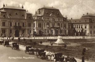 Nyíregyháza, Megyeháza, lovaskocsik