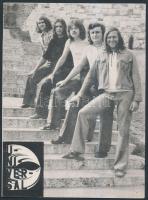 cca 1975 Universal Együttes tagjainak saját kezű aláírása nyomtatványon: Végvári Ádám, Zwolenszky Ferenc, stb.