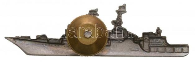 Oroszország DN "Tengeralattjáró-elhárító romboló" fém jelvény (65x20mm) T:2
Russia ND &qu...