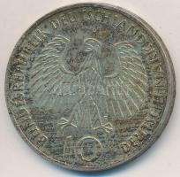 NSZK 1972F 10M Ag "Olimpia-München / Olimpiai Láng" T:2 patina
FRG 1972F 10 Mark Ag "...