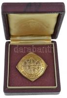 NDK ~1960. "Népek Közötti Barátságért Liga" fém jelvény dísztokban (33mm) T:2
GDR ~1960. ...