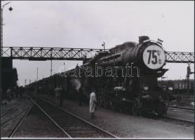 cca 1942 Danassy Károly (1904-1996): Nagy-Magyarország 75 százaléka visszatért, a szerző hagyatékában fellelt negatív modern nagyítása, 13x18 cm