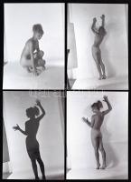 cca 1975 Tíz perc - tíz expozíció, 10 db korabeli, finoman erotikus felvétel modern nagyítása, 13x9 ...