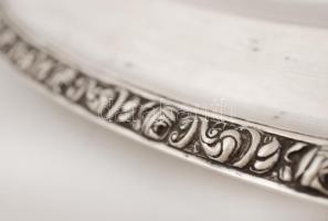 Ezüst (Ag.) ovális tálca, domború barokkmintás peremmel, jelzett, mesterjeggyel (TK), foltokkal, 50×...