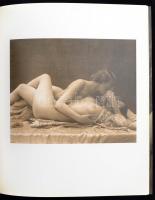 Michael Koetzle, Uwe Scheid: Naughty Paris. Köln, 1994, Benedikt Taschen. Fotókkal teli kiadvány