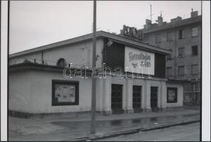 1973 Budapest, PETŐFI mozi kívül-belül, 5 db korabeli professzionális felvételről készült modern nag...