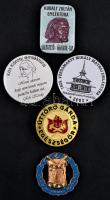 5db klf jelvény, közte ~1970-1980. "Úttörő Gárda / Egészségőr" zománcozott fém jelvény (34mm) + 2002. "1829. Vörösmarty Mihály Mátrai Emléktúra" fém jelvény (39,5mm) T:2
